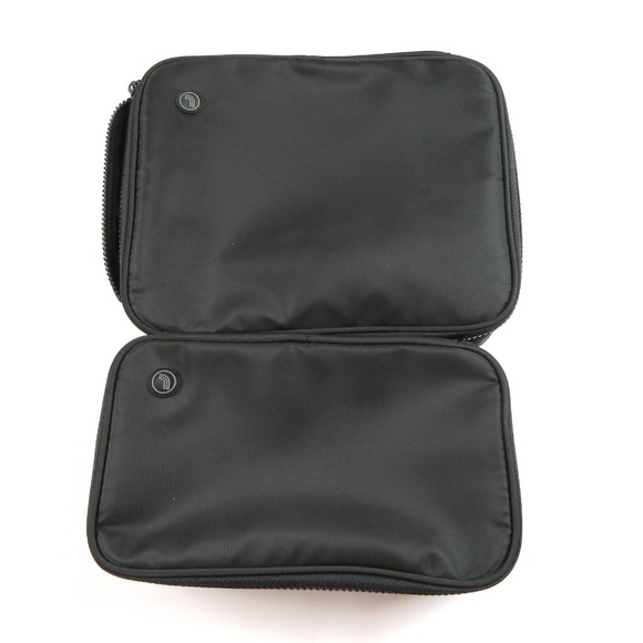 NWOT- LOLE set of 2 black toiletry bags - Picture 1 of 6